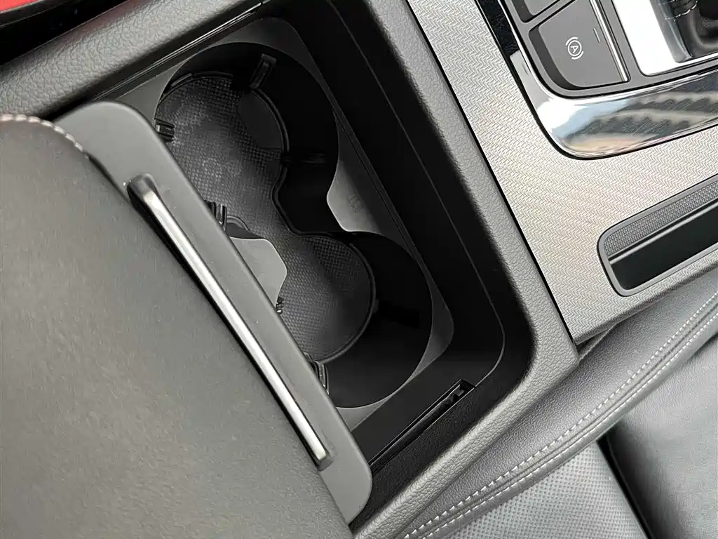 Audi Q5L 2023 — фото 20