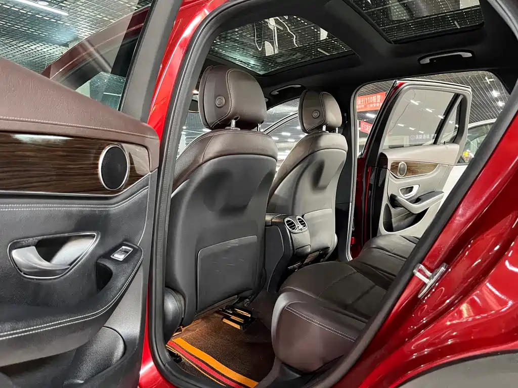 Mercedes-Benz GLC 2018 — фото 11