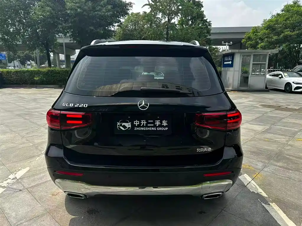 Mercedes-Benz GLB 2024