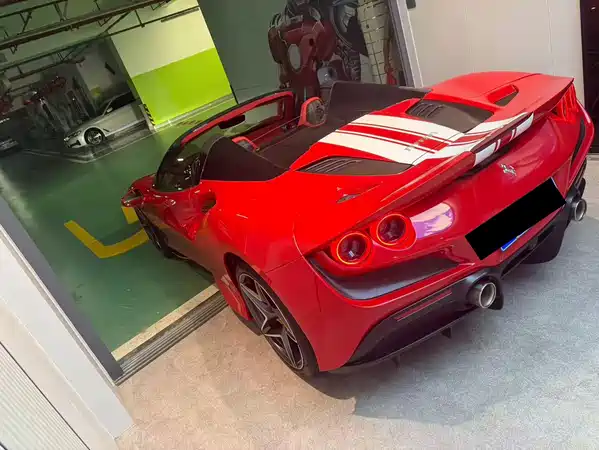 Ferrari F8 2023
