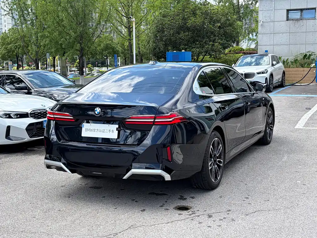 BMW 5 Series 2025