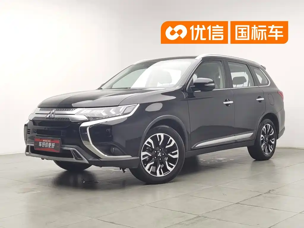 Mitsubishi Outlander 2021 — фото 1