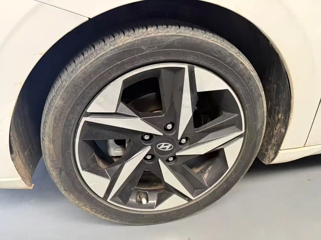 Hyundai Elantra 2021