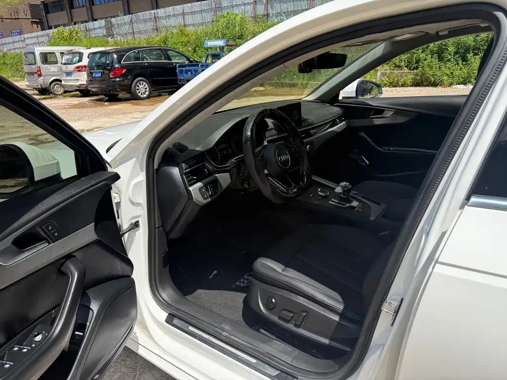 Audi A4L 2017