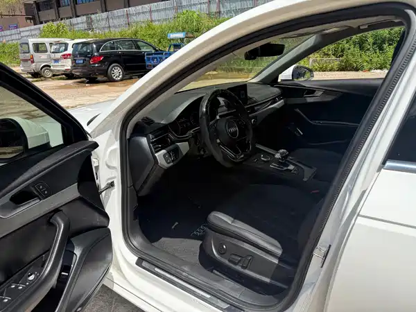 Audi A4L 2017