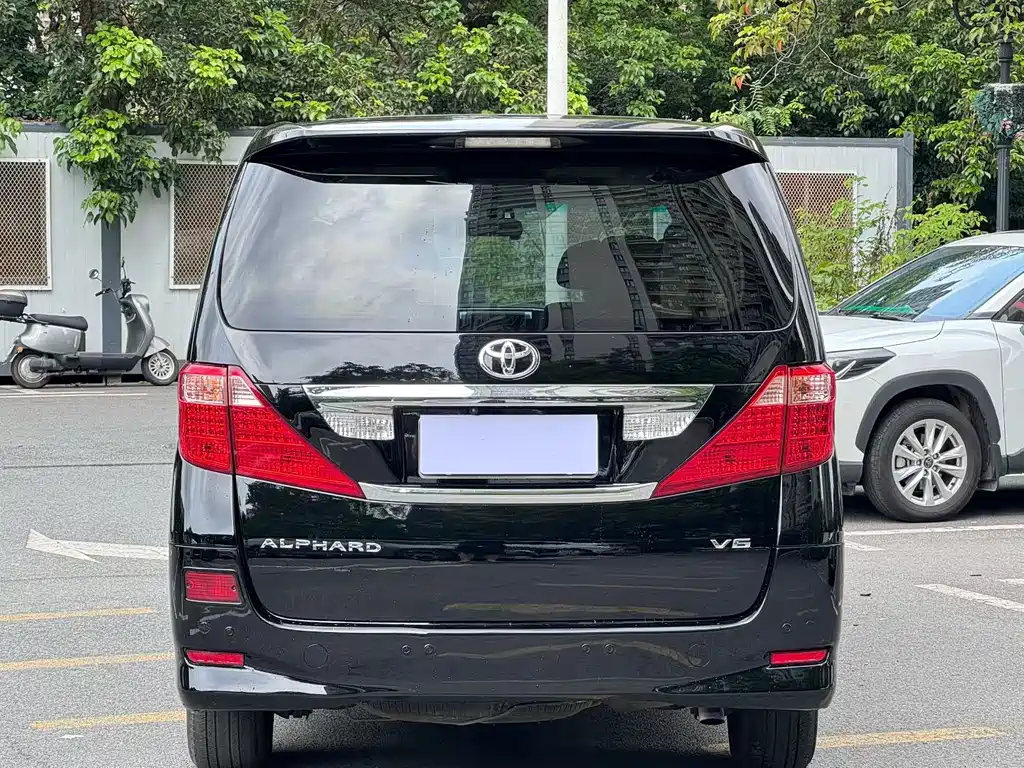Toyota Alphard 2011 — фото 4