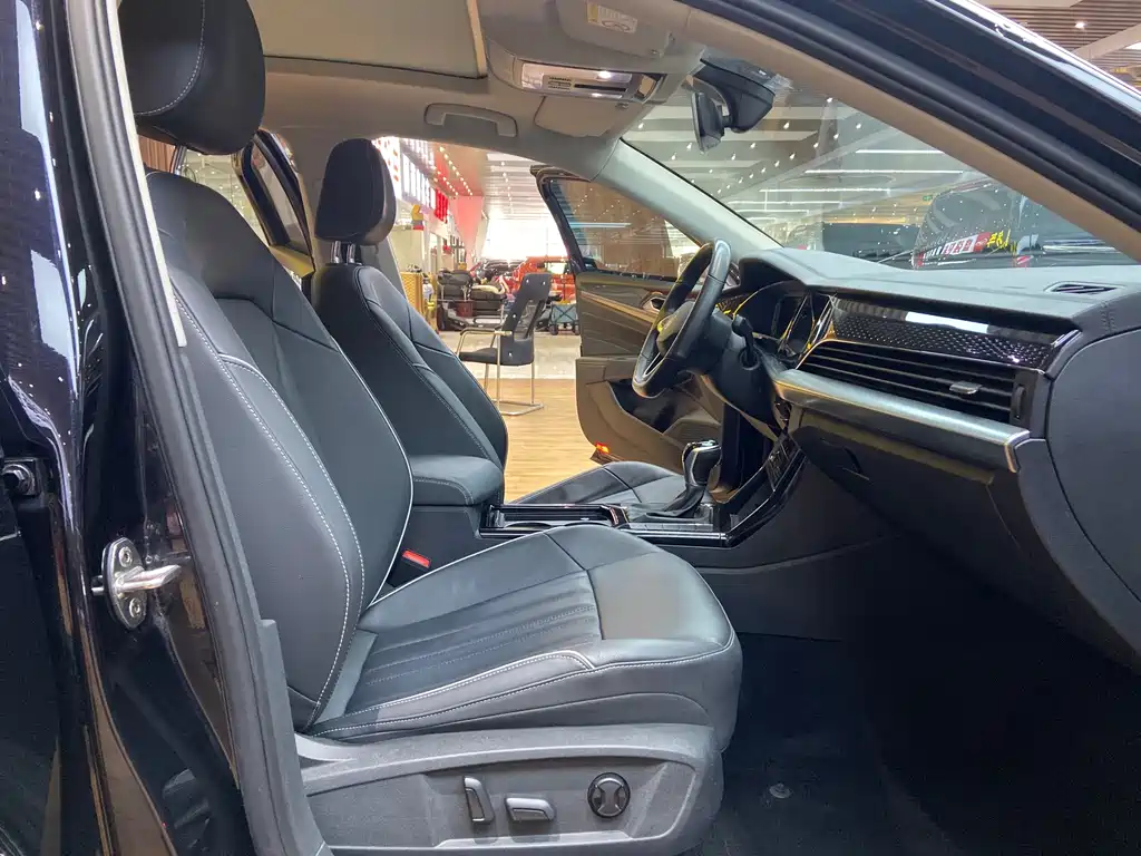 Volkswagen Passat 2023