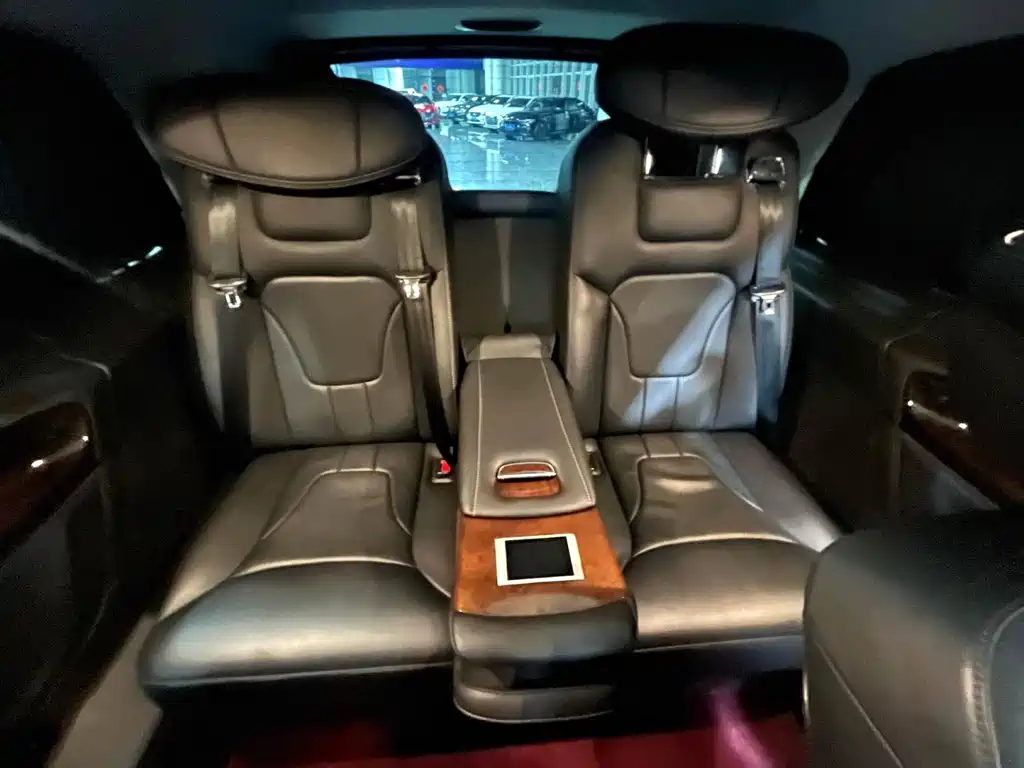 Mercedes-Benz V-Class 2020 — фото 11