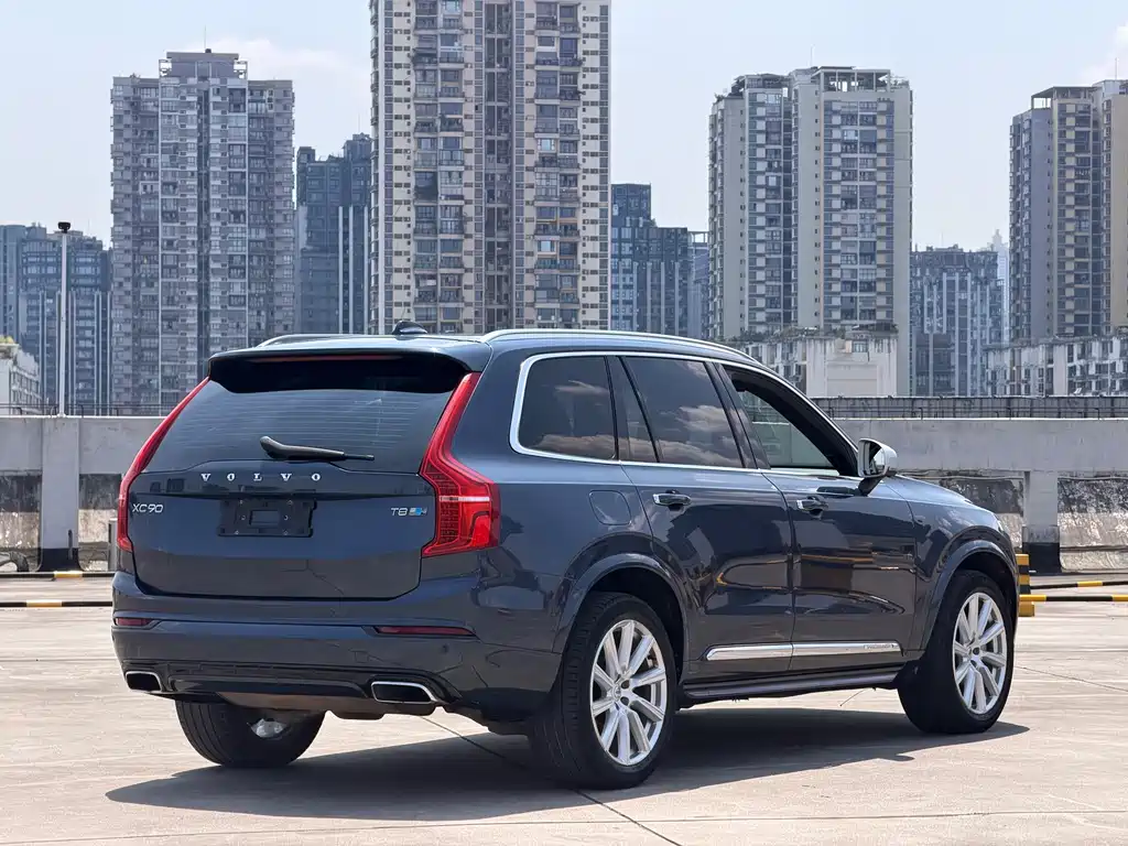Volvo XC90 2018 — фото 8