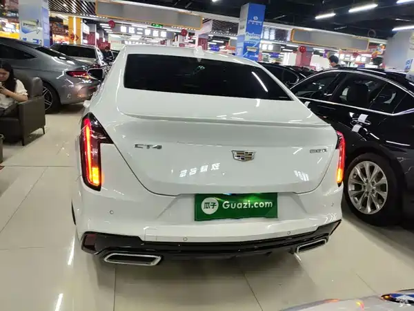 Cadillac CT4 2022