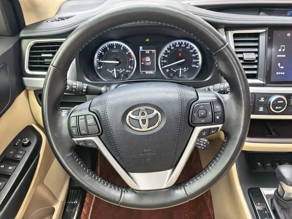 Toyota Highlander 2021 — фото 10