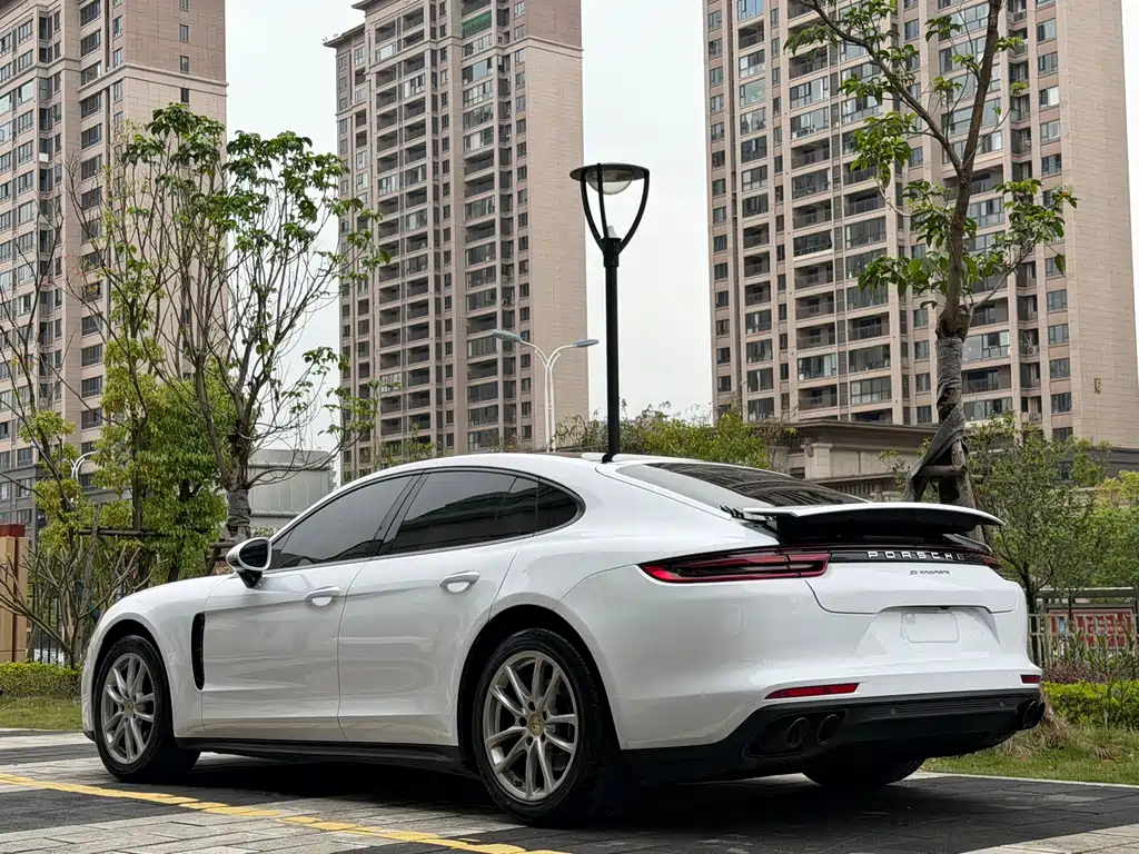 Porsche Panamera 2018 — фото 4