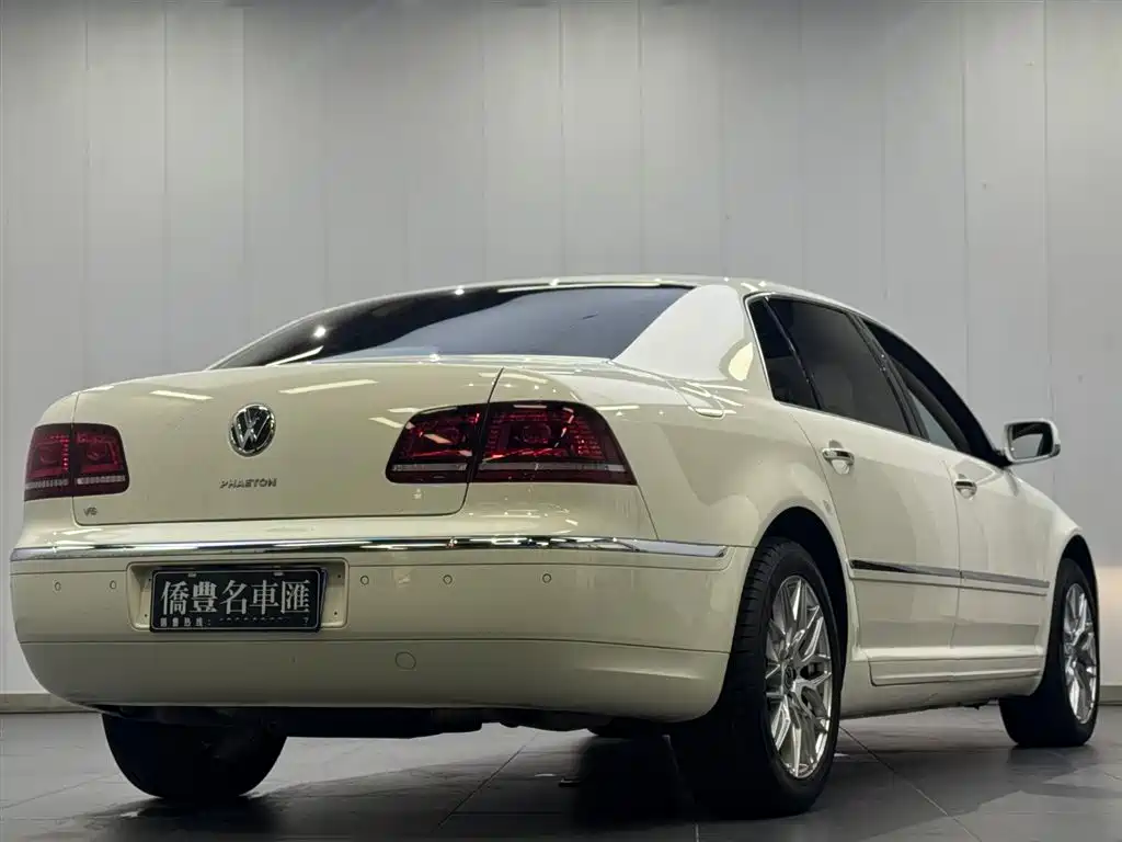 Volkswagen Phaeton 2015 — фото 13