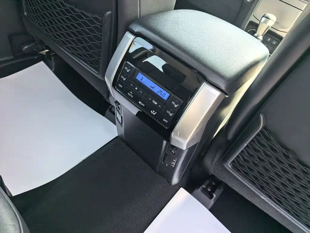 Toyota Prado 2019 — фото 12