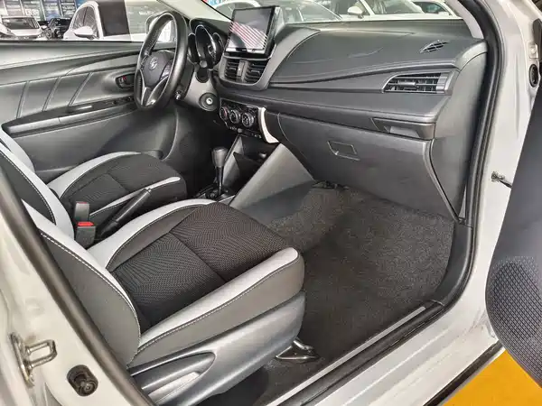 Toyota Yaris L 2022