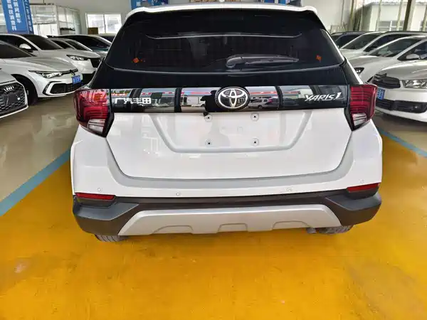 Toyota Yaris L 2022