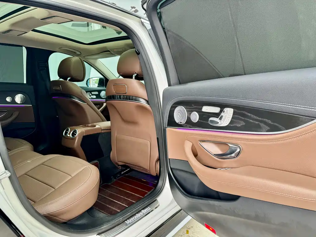 Mercedes-Benz E-Class 2020 — фото 13