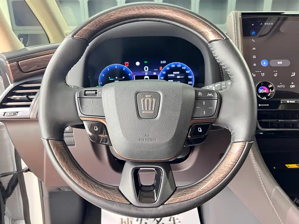 Toyota Vellfire 2023 — фото 24