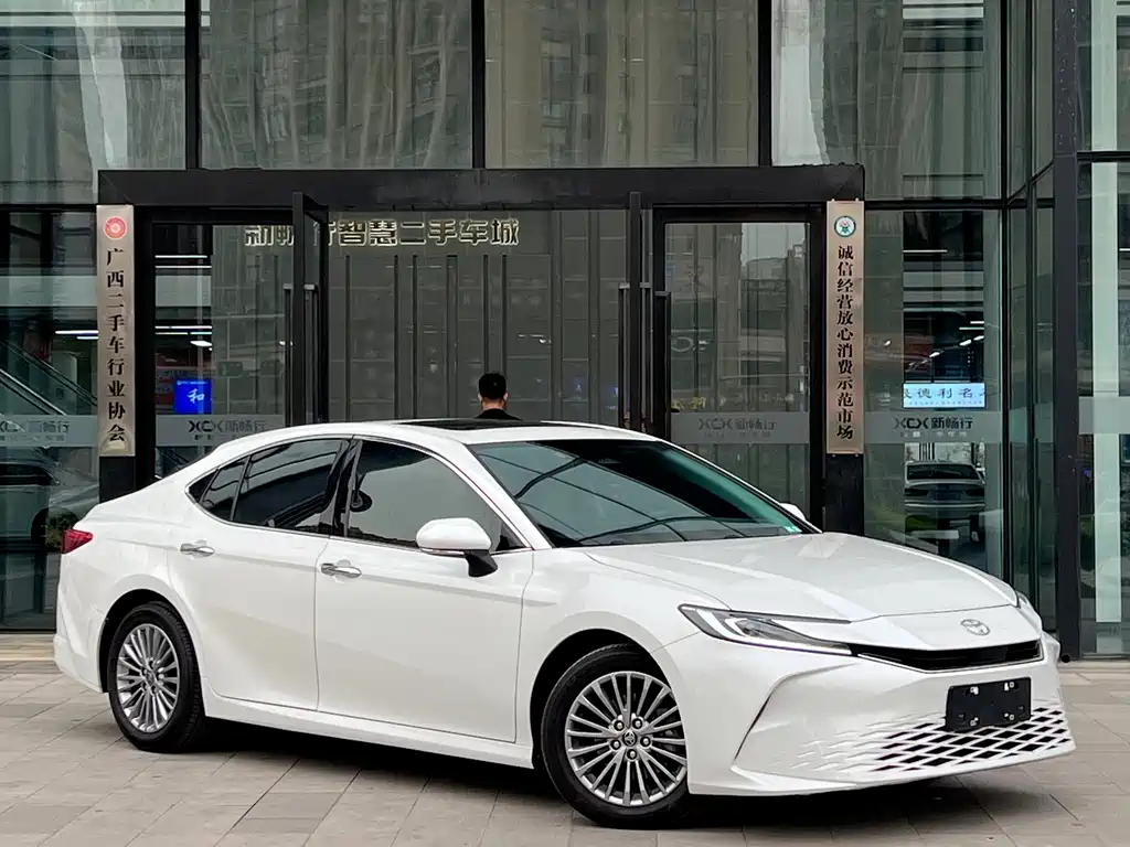 Toyota Camry 2025