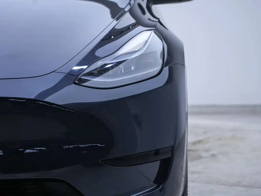 Tesla Model Y 2024 — фото 8