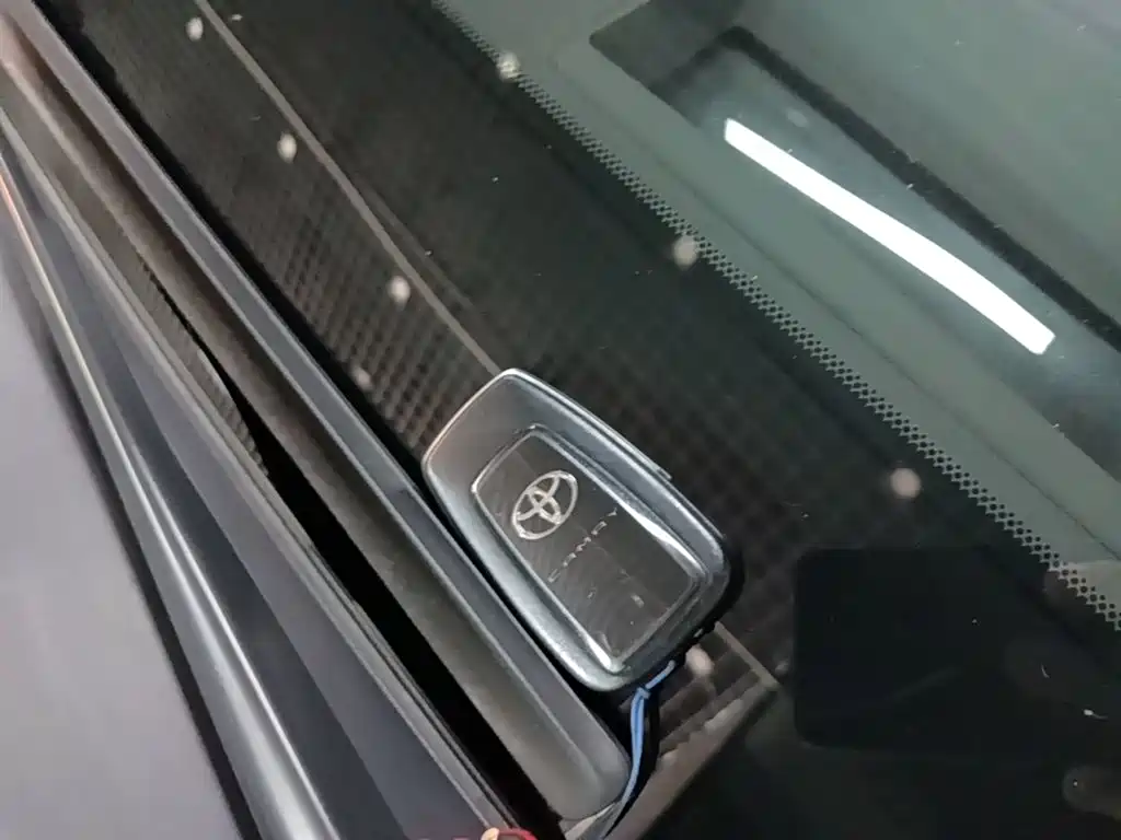 Toyota Camry 2020 — фото 9
