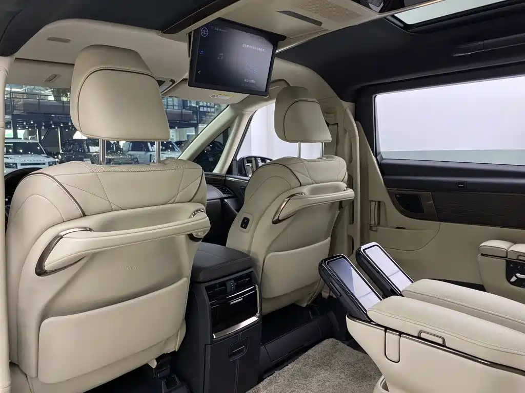 Toyota Alphard 2024 — фото 8
