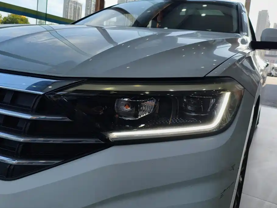 Volkswagen Sagitar 2021