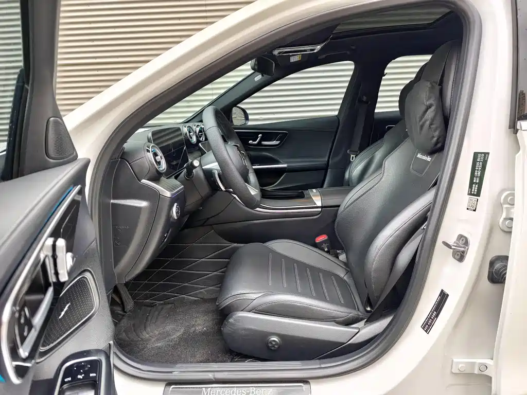 Mercedes-Benz C-Class 2024 — фото 2