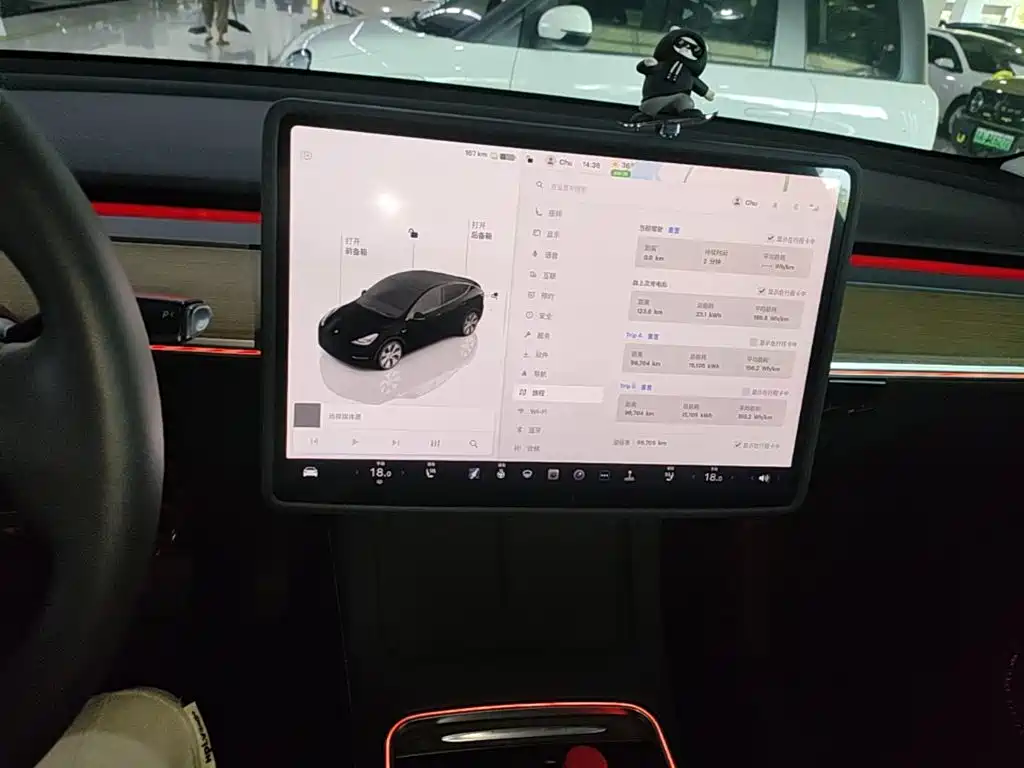 Tesla Model Y 2023 — фото 13