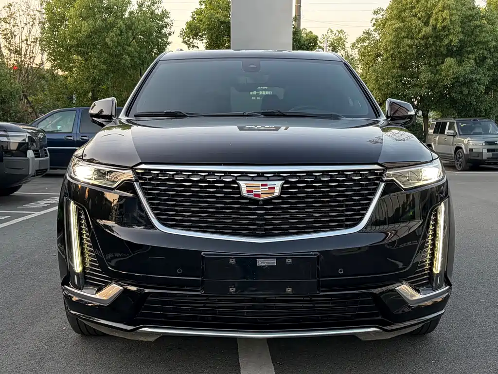 Cadillac XT6 2021 — фото 2