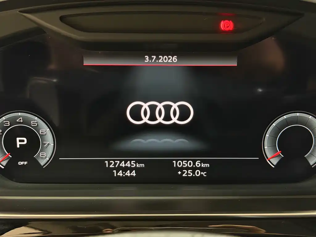 Audi A8 2021 — фото 9
