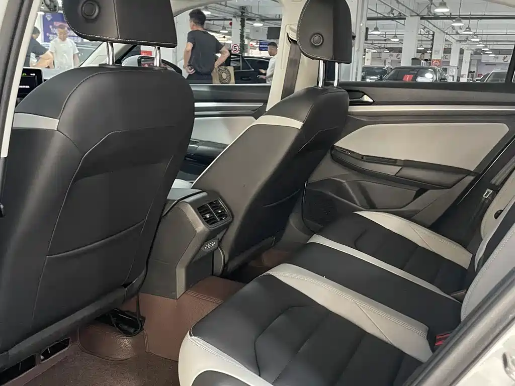 Volkswagen Bora 2023