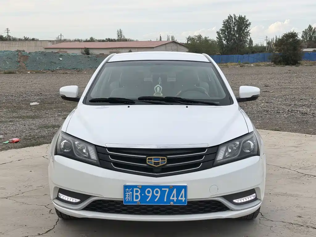 Geely Emgrand 2015 — фото 2