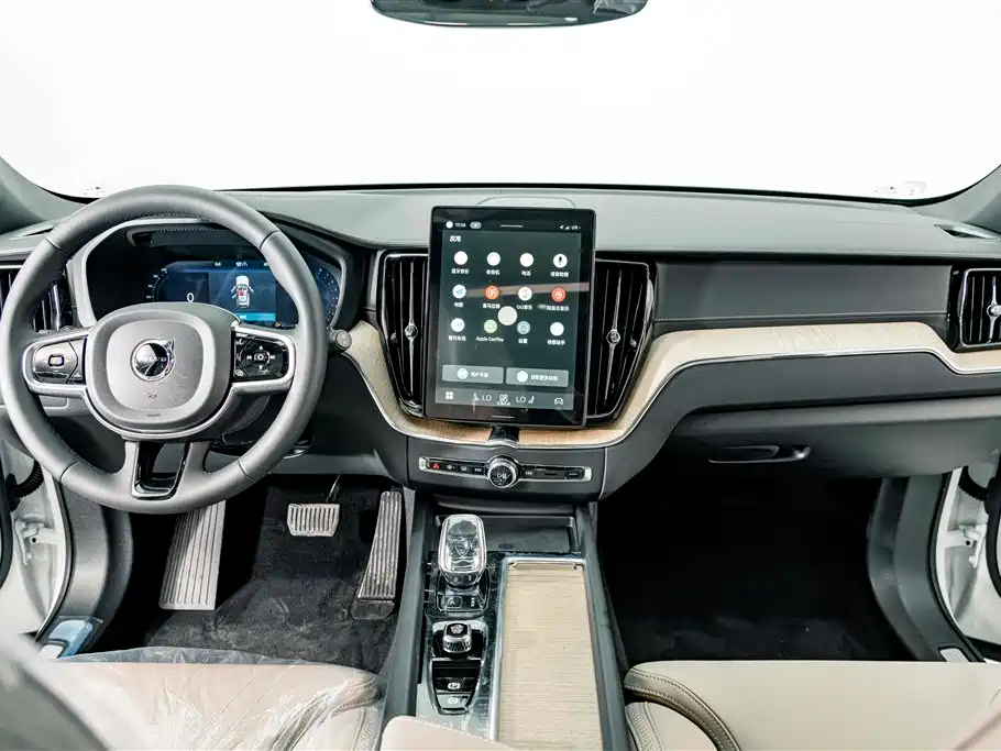 Volvo XC60 2026 — фото 10