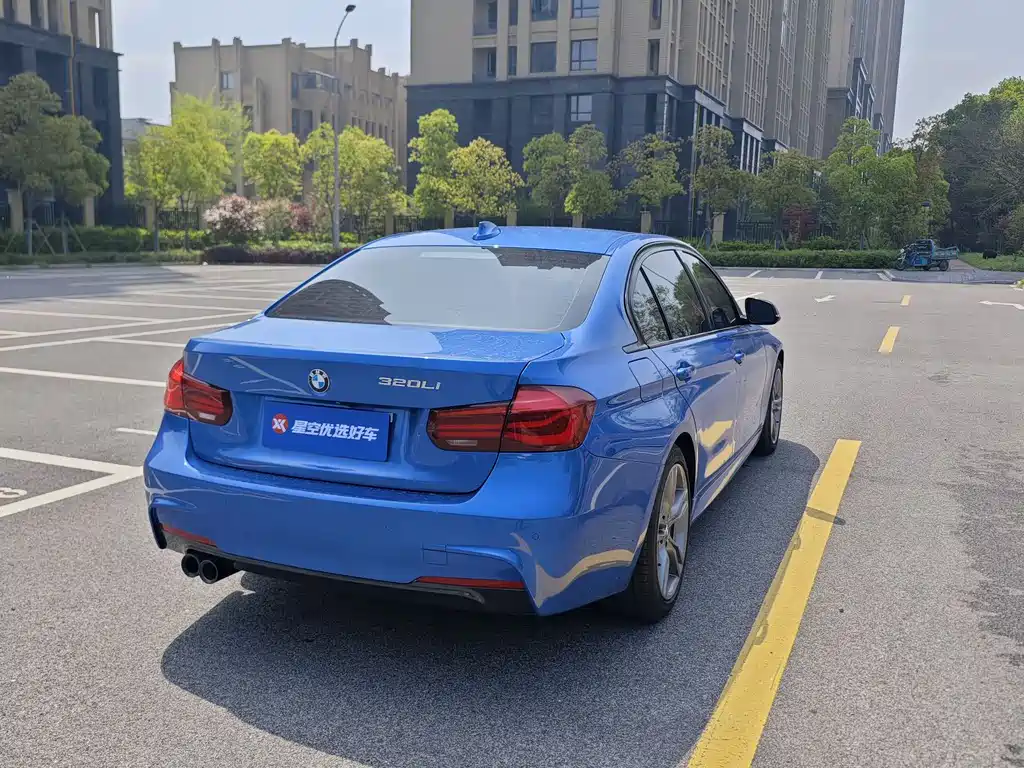BMW 3 Series 2019 — фото 17