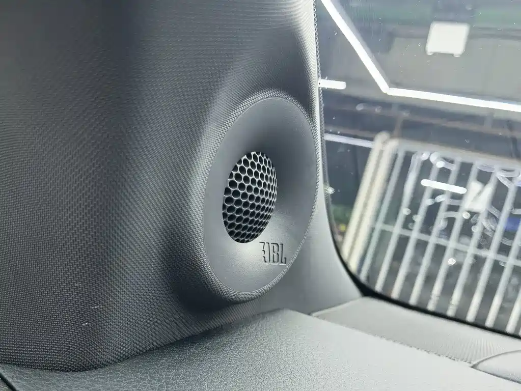 Toyota Sienna 2023 — фото 18