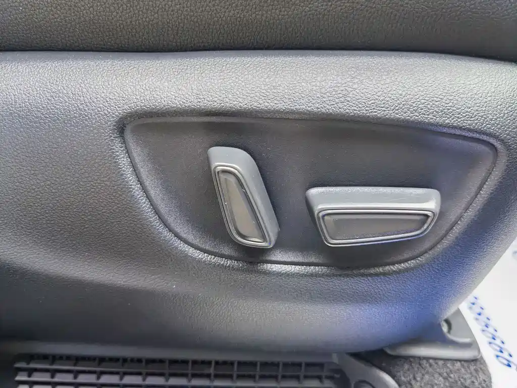 Toyota Sienna 2023 — фото 22