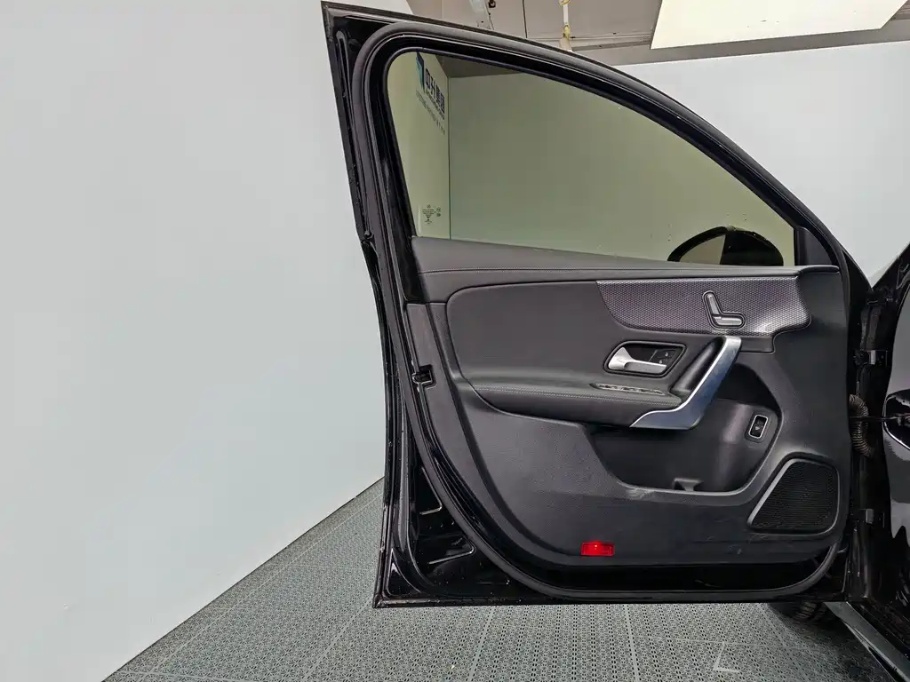 Mercedes-Benz A-Class 2020 — фото 13