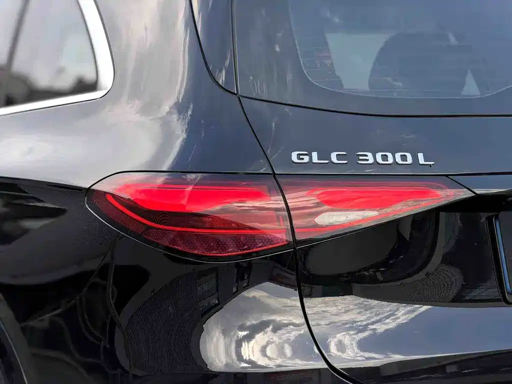 Mercedes-Benz GLC 2025