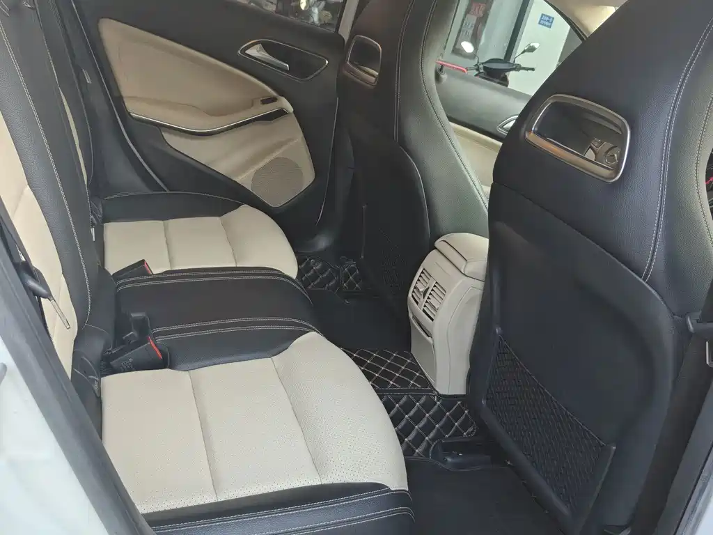 Mercedes-Benz GLA 2017 — фото 11