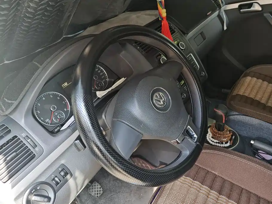Volkswagen Touran 2015 — фото 14
