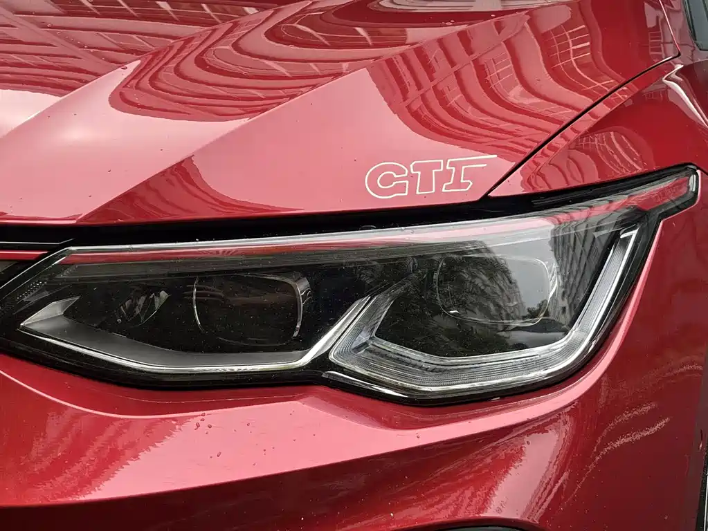 Volkswagen Golf GTI 2022 — фото 13