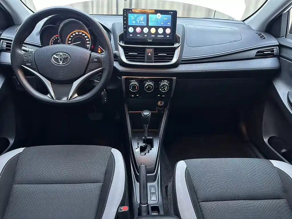 Toyota Yaris L 2022 — фото 19