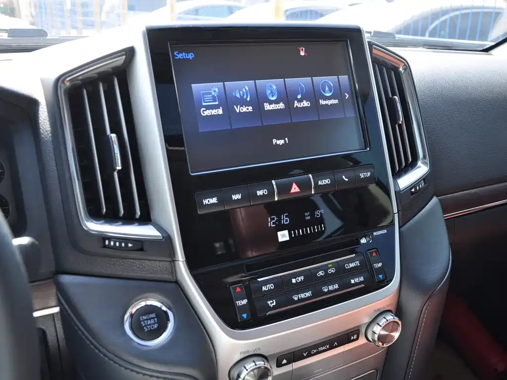Toyota Land Cruiser 2019 — фото 10