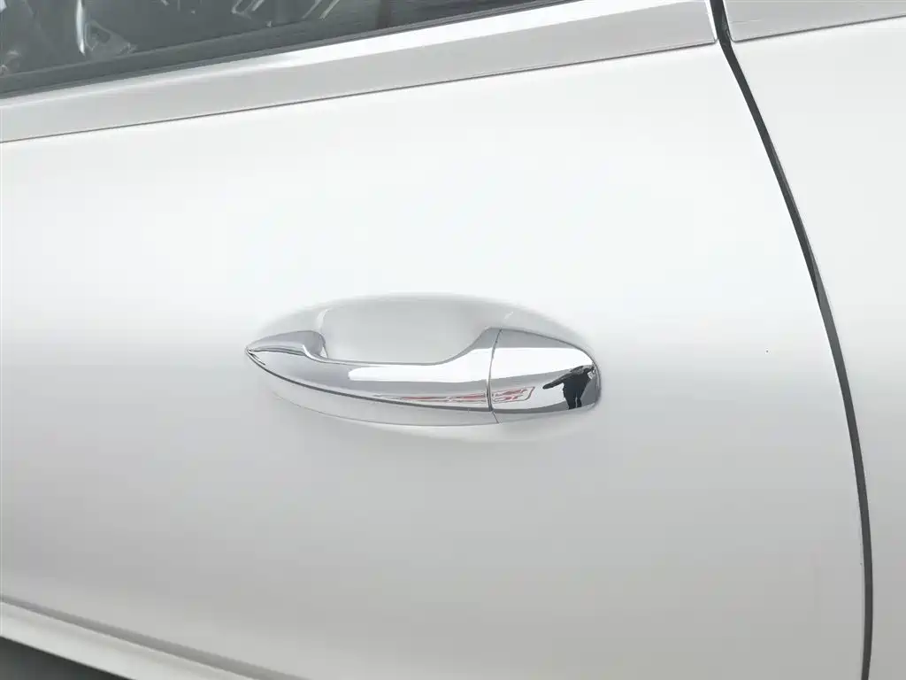 Mercedes-Benz E-Class 2018 — фото 18