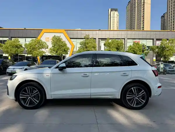 Audi Q5L 2023