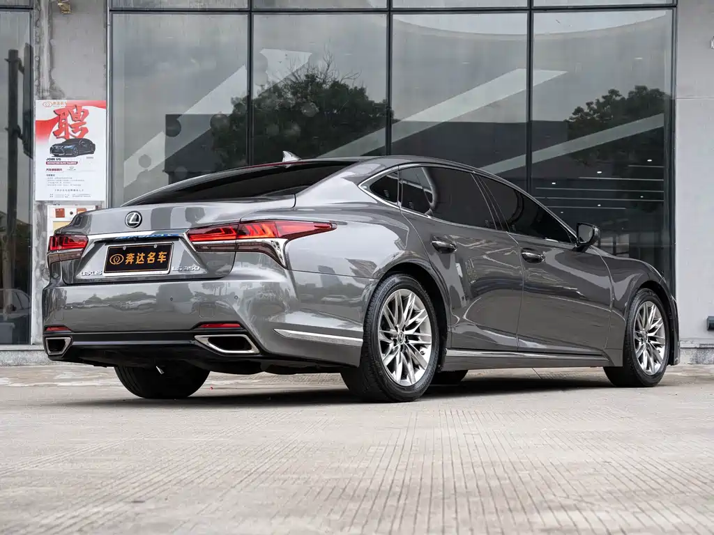 Lexus LS 2018