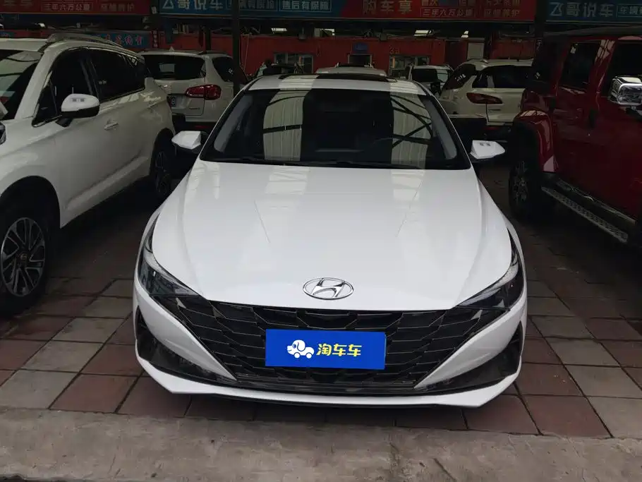Hyundai Elantra 2022