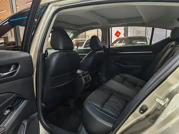 Nissan Teana 2022