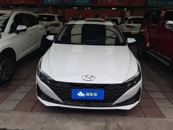 Hyundai Elantra 2022